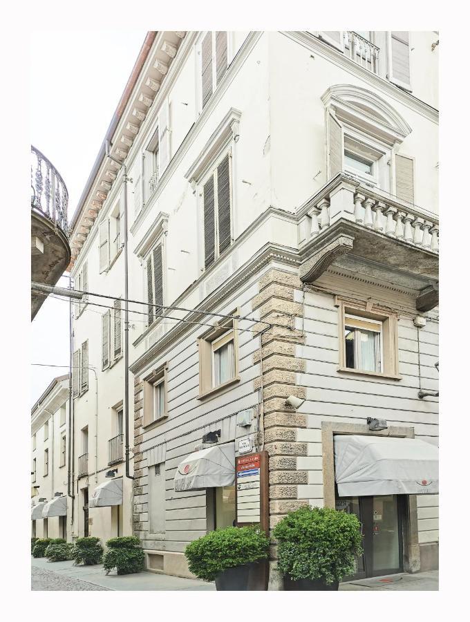 Due Dei Mille. Incantevole Casa In Centro Ad Alba Экстерьер фото